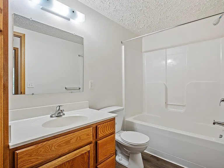 North Pointe Apartments — Photo 10