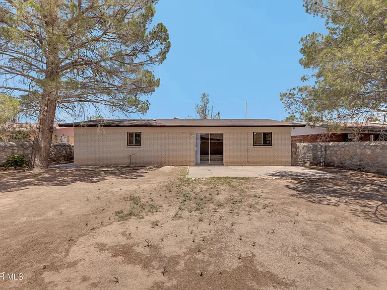 228 Caribe Cir — Photo 33