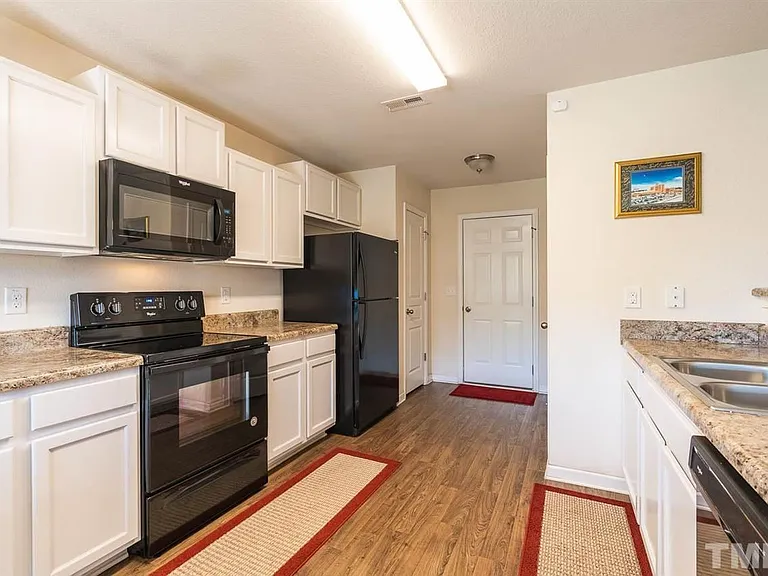 326 Pillow Ln — Photo 17