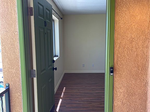 4th image of 1717 Girard Blvd SE #D