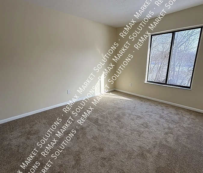 2398 Echo Valley Dr — Photo 11
