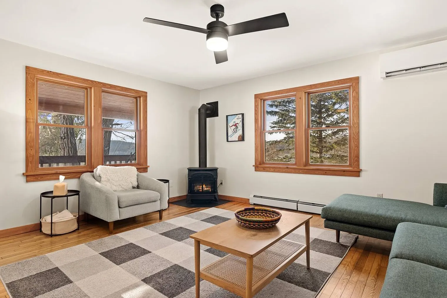 3 bed, 2.0 bath, $4,255 — Photo 3