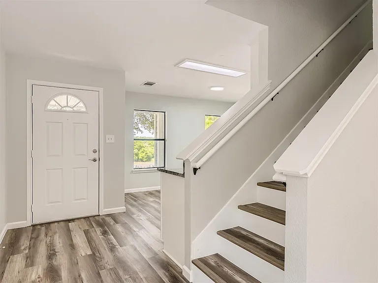1520 Curameng Cv — Photo 4