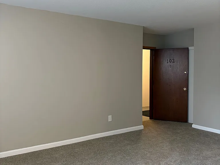 Aspen Apartments — Photo 8