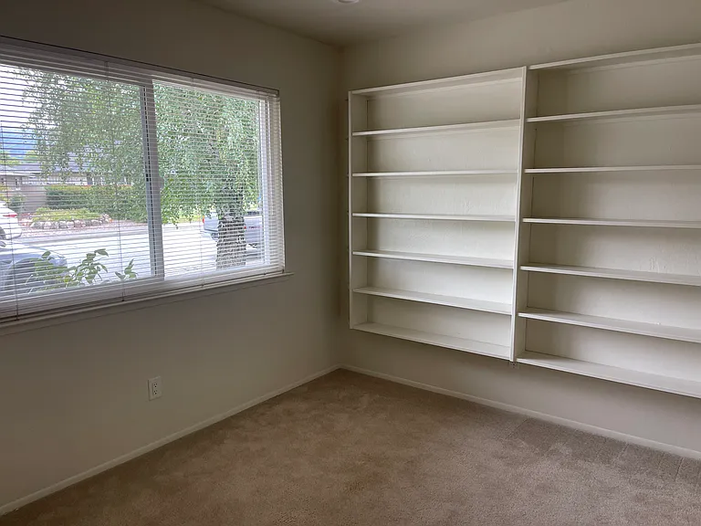 417 Deerfield Cir — Photo 7