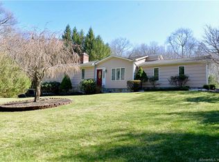 31 Laurel Dr, Monroe, CT 06468