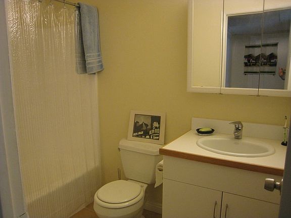 5th image of 18350 Hatteras St APT 165