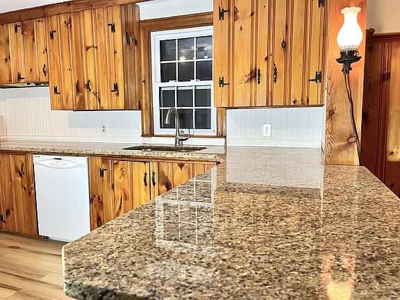 Breakfast bar overlooks Breezeway