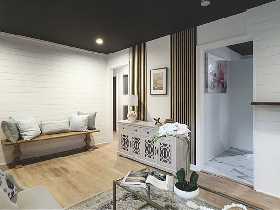 5th image of 2632 Ridgewood Ave