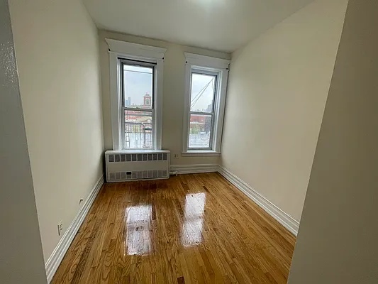 Rented by Metropolis International Realty Inc. | media 12