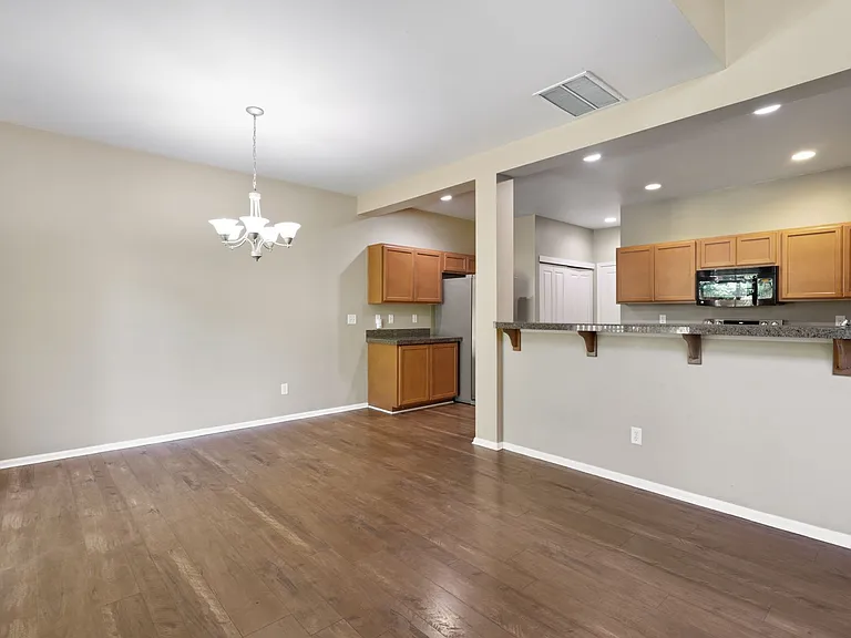 1094 Ebbets Dr SW — Photo 8
