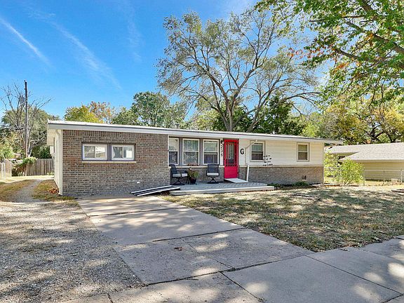 3rd image of 236 Eunice St
