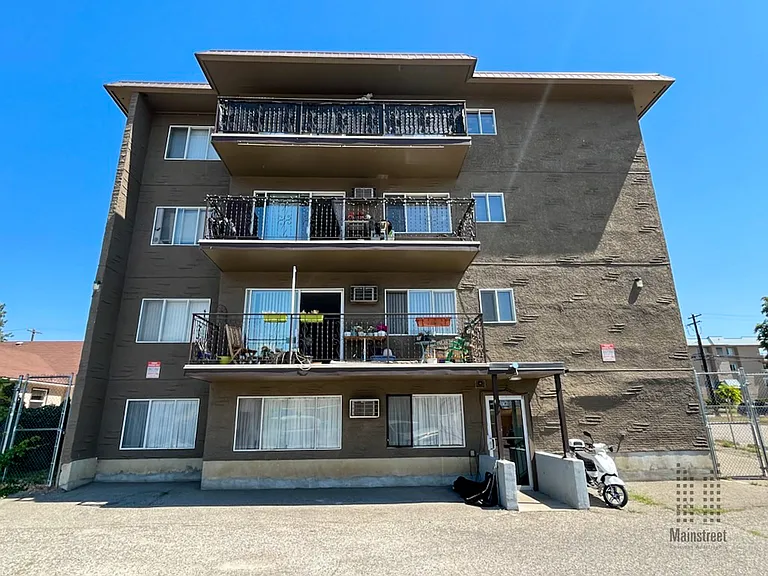 769 Winnipeg St — Photo 13