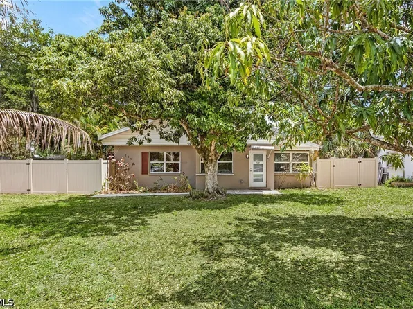 209 Kingston Dr, Fort Myers, FL 33905