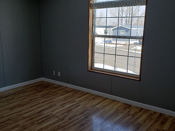 4th image of 919 Wilderness Trl