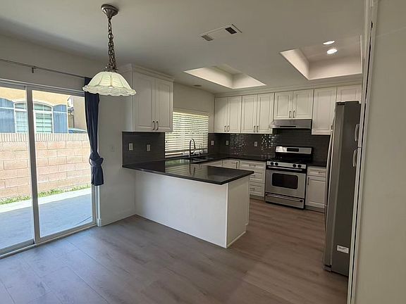 5th image of 6141 Temple City Blvd