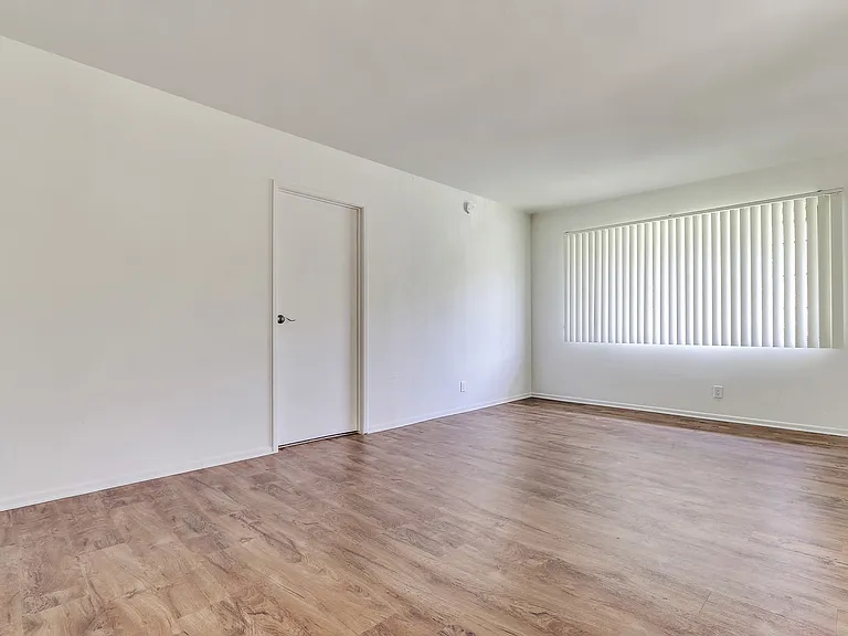 1737 Stoner Ave — Photo 19
