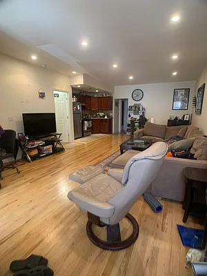 Rented by Catherine A Federer, LREB | media 24