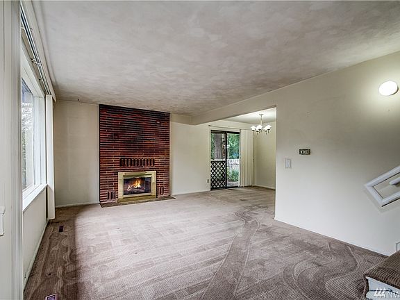 5th image of 14538 Interlake Ave N
