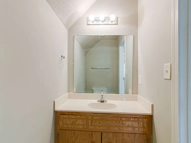 821 Oak Arbor Ct — Photo 16