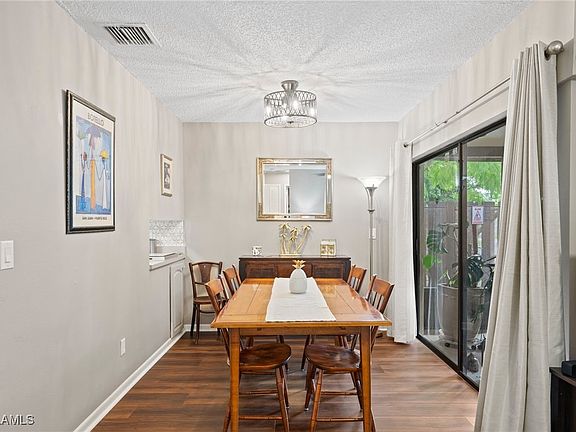 5th image of 716 SE 12th Ct APT 29