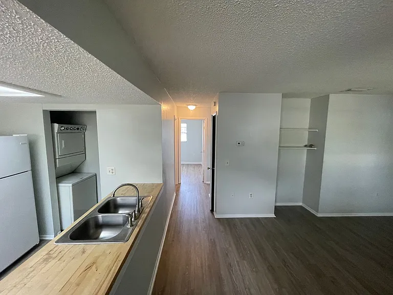 6721 Congress St — Photo 13