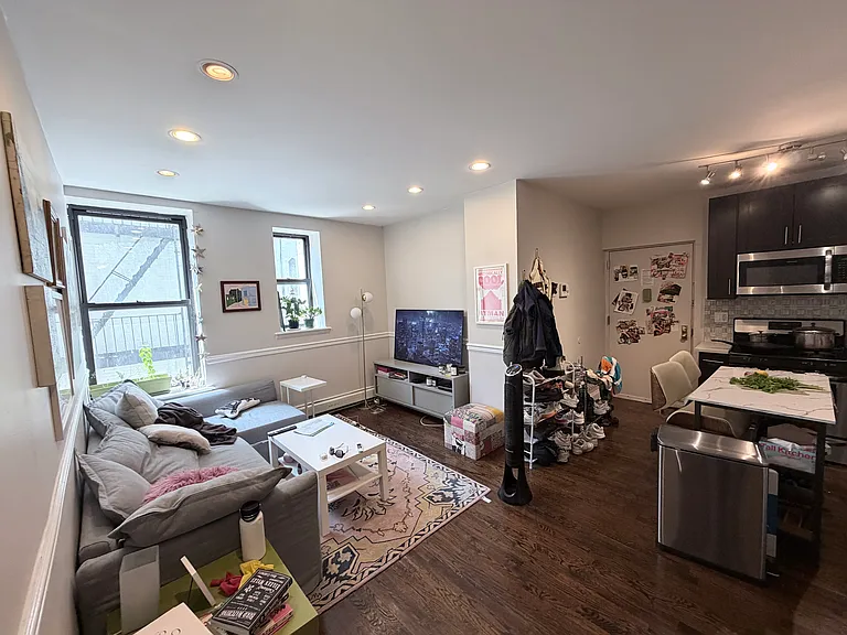 654 Saint Marks Ave #1B — Photo 1