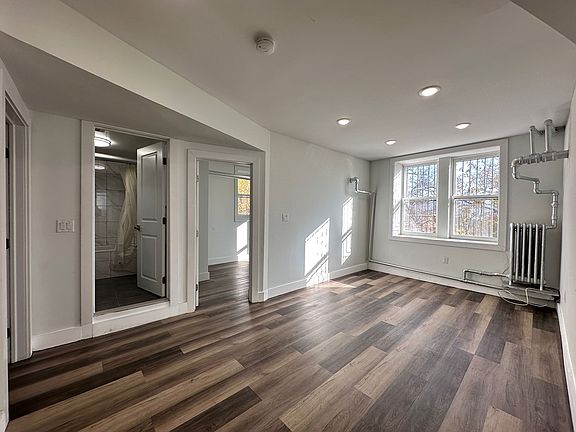 3rd image of 34-36 Clifton Pl #B1