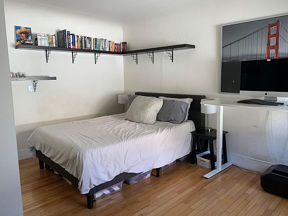 2nd image of 2091 El Camino Real