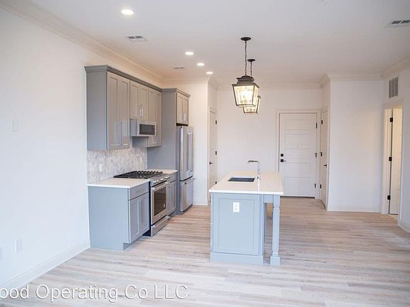 2nd image of 40 E Lincoln St #16