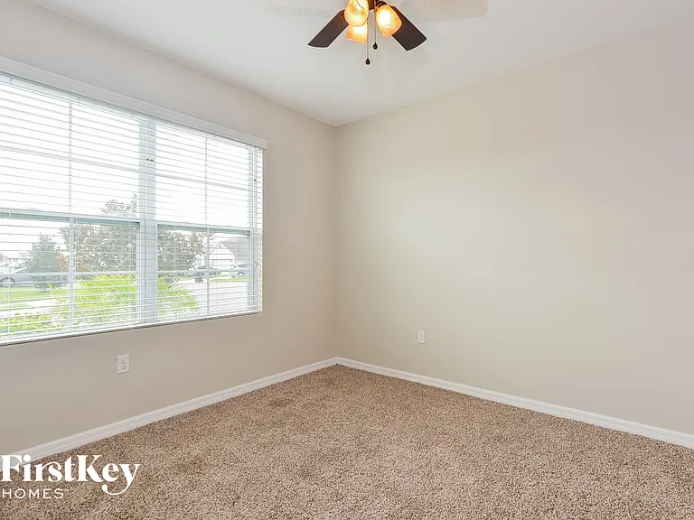915 Freedom Blvd — Photo 9