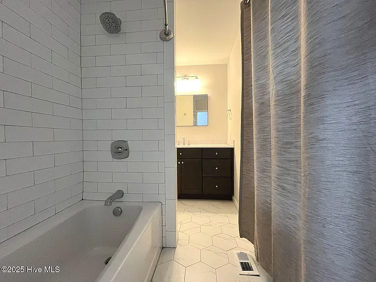 440 E Massachusetts Ave — Photo 25