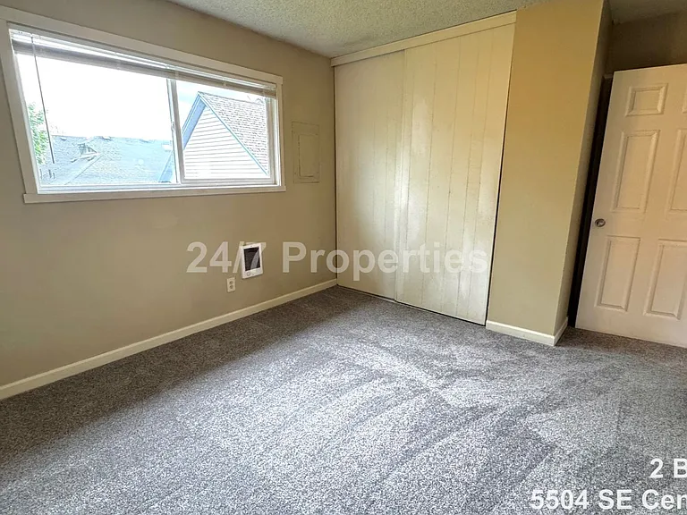 Upper-Level 2 BD | 1 BA Home - FoPo — Photo 9