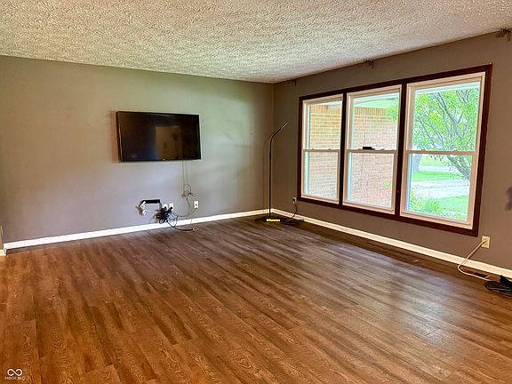 5th image of 2 Holmes Ct