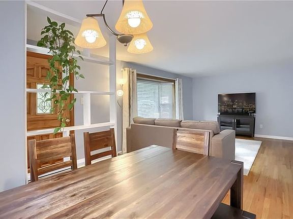 3rd image of 1310 Grouse Dr