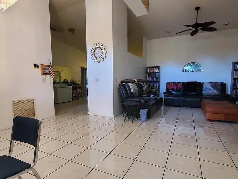 3004 Suntan Ct SE — Photo 3