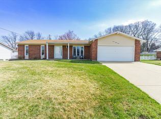 724 Mayer Dr, Saint Charles, MO 63301