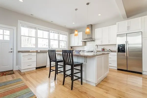 4 bed, 3.5 bath, 2428 sqft, $8,000 — Photo 4