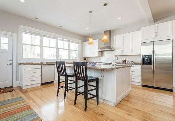 4th image of 225 Morrison Ave