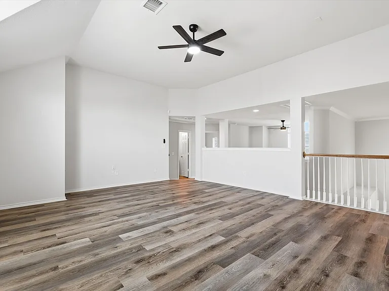 8401 Shakespeare Ln — Photo 9