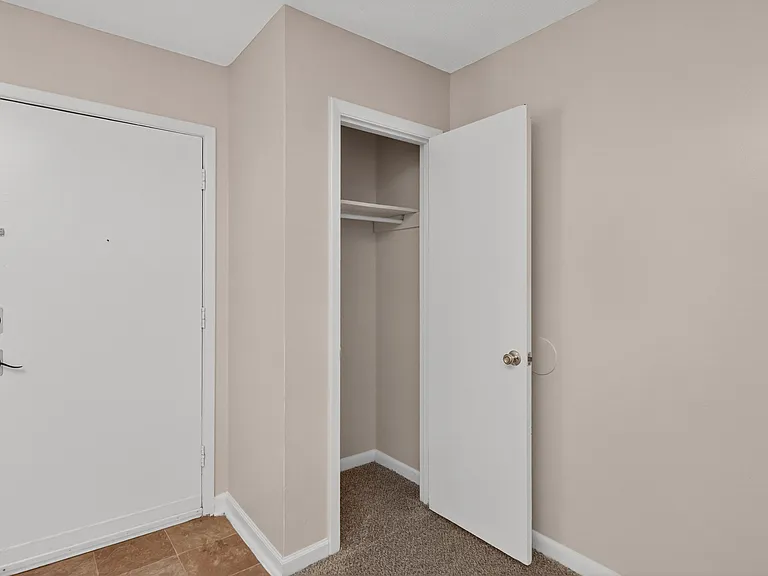 Woodlocke Apartments — Photo 52