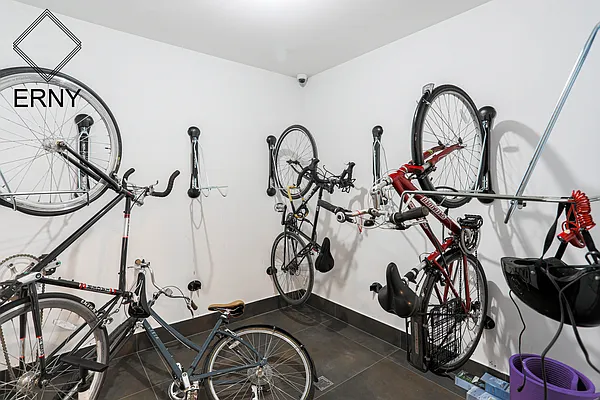 Rented by ERNY LLC | media 21