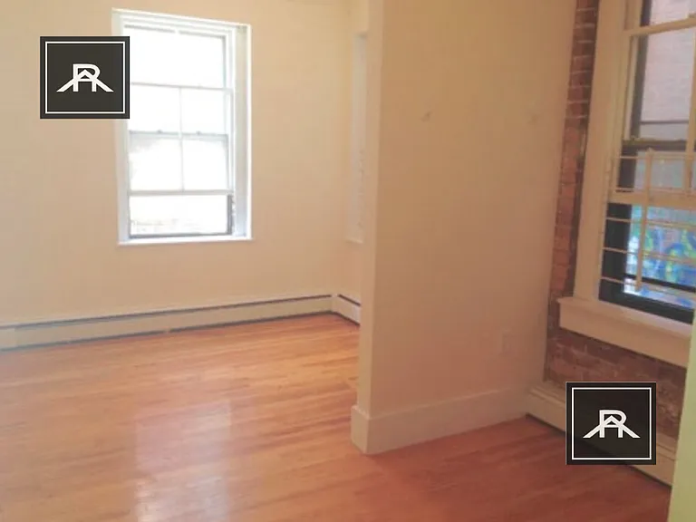 11 Aberdeen St #2A — Photo 6
