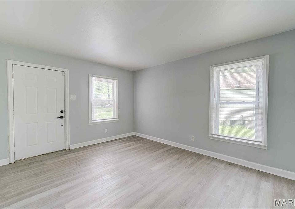 2nd image of 25 Vierling Dr
