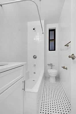 Rented by Cooper & Cooper Real Estate | media 23