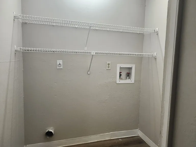 232 NE 16th Pl #3 — Photo 6