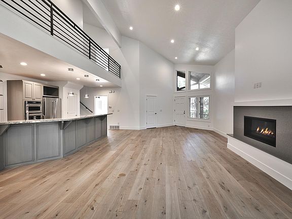 5th image of 2758 Estates Dr