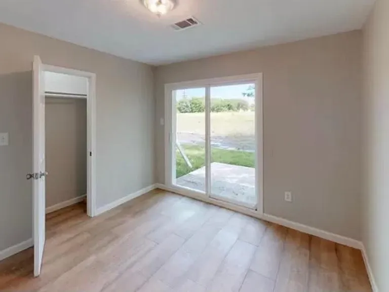 1185 Williamson St — Photo 8