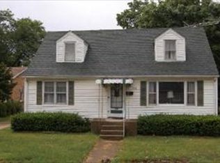 453 Adams St, Elgin, IL 60123