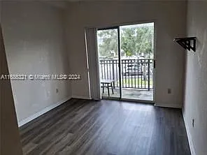 735 SW 148th Ave — Photo 8